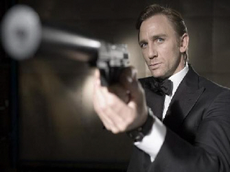 Don't mess with Daniel Craig! Er . . . Bond!