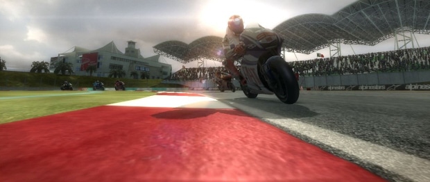 MotoGP 10/11 racing gameplay screenshot (Xbox 360, PS3)