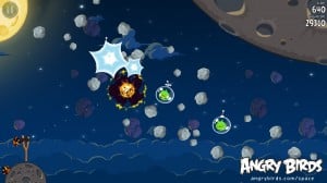 Angry Birds Space Bomb Bird Screenshot