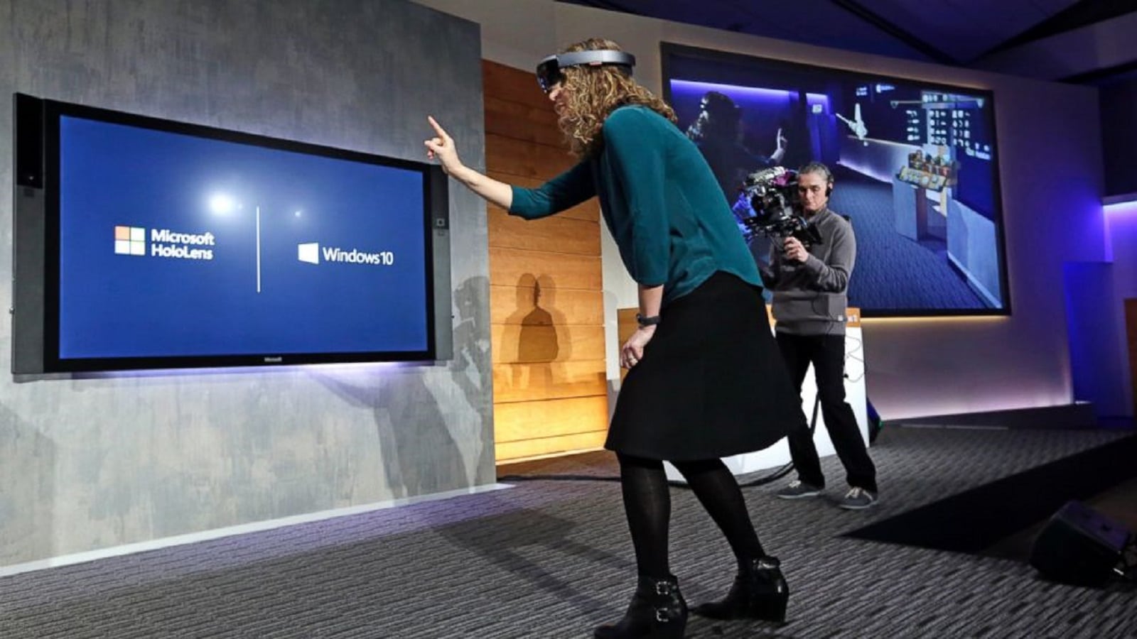 Hololens How You Look Using It Microsoft
