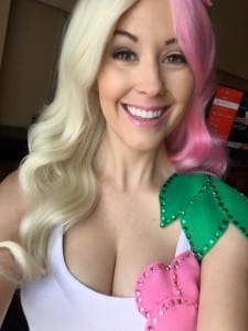 Meg Turney Mintberry Crunch Colored Hair Selfie